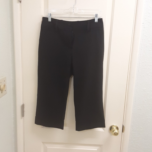 Black capris, size 6P - Picture 1 of 4